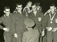 65 Monde milit relais  1965, Salonique. Relai 4x400m : Poirier, Behm, Martin, Letard.