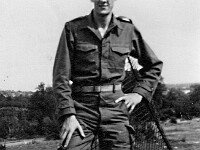 5 sept 1961 à Gravelle. Treillis, béret tout neufs... prêt pour l’AFN